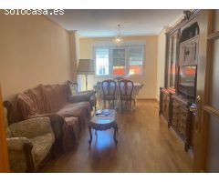 SE VENDE PISO SEMINUEVO, COCINA AMUEBLADA, TERRAZA, 3 HAB., BAÑO, DESPENSA, ASCENSOR, TRASTERO Y PG.
