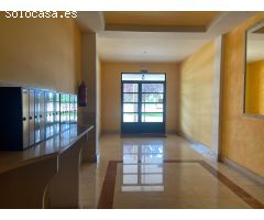 SE VENDE APARTAMENTO AMUEBLADO Y EQUIPADO, SEMINUEVO, COCINA, SALÓN, HABITACIÓN, BAÑO, TRASTERO Y G.