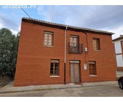 SE VENDE CASA DE DOS PLANTAS CON 6 HAB, A 8KMS DE VALENCIA DE DON JUAN. PATIO