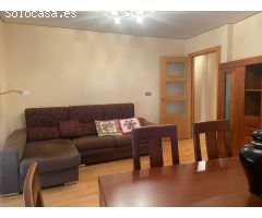 SE VENDE APARTAMENTO SEMINUEVO, LUMINOSO, SALÓN, COCINA, 2 HAB.,2 BAÑOS, ASCENSOR, TRASTERO Y P.G.