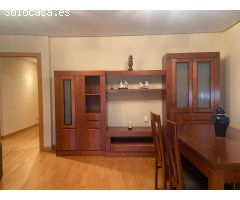 SE VENDE APARTAMENTO SEMINUEVO, LUMINOSO, SALÓN, COCINA, 2 HAB.,2 BAÑOS, ASCENSOR, TRASTERO Y P.G.