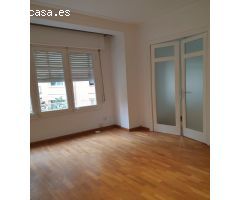 Piso 60m2 , 3 habitaciones , calefacción , ascensor