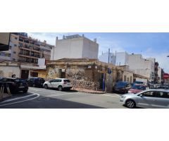 SOLAR EN ESQUINA EN TORREVIEJA CENTRICO