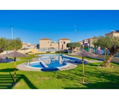 CHALET CON PISCINA COMUNITARIA EN VENTA EN TORREVIEJA