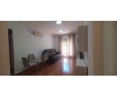 APARTAMENTO EN TORREVIEJA CENTRO CON PISCINA Y PARKING