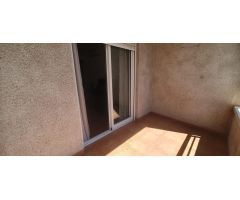 APARTAMENTO EN TORREVIEJA CENTRO CON PISCINA Y PARKING