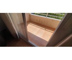 APARTAMENTO EN TORREVIEJA CENTRO CON PISCINA Y PARKING