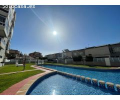 Bonito apartamento moderno de 3 dormitorios, terraza y jardín.
