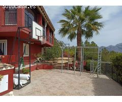 Chalet en Venta en la Nucia, Alicante