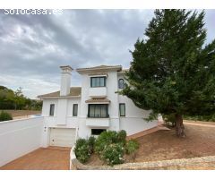 VILLA DE LUJO EN EL CAMPO DE GOLF