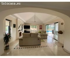 VILLA DE LUJO EN EL CAMPO DE GOLF