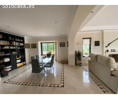 VILLA DE LUJO EN EL CAMPO DE GOLF