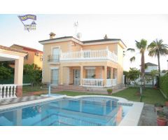 CHALET EN EL SANTISCAL