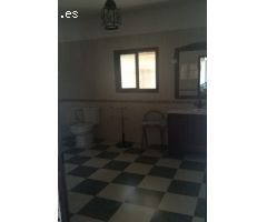 CASERÍO CON TERRENO EN EL CHARCÓN