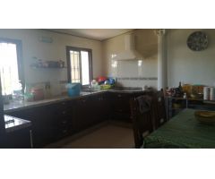 CASERÍO CON TERRENO EN EL CHARCÓN