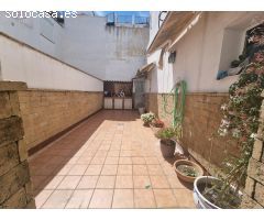 UNIFAMILIAR ZONA PORTICHUELO CON GARAJE CERRADO Y HABITACIÓN