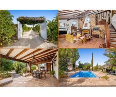 Espectacular Casa de campo, con 27000 metros de terreno en la zona de Zalea en Pizarra.