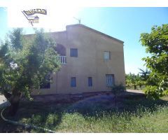 ¡OPORTUNIDAD! CHALET MUY PRÓXIMO A LA POBLACIÓN
