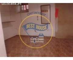 LOCAL COMERCIAL CON POSIBILIDAD DE CONVERTIR EN VIVIENDA, EN ONTINYENT