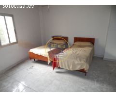 OPORTUNIDAD DE CASA ESPACIOSA PARA REFORMAR EN ONTINYENT
