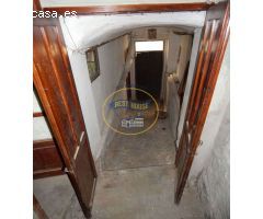 OPORTUNIDAD DE CASA ESPACIOSA PARA REFORMAR EN ONTINYENT