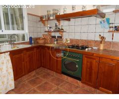 ESPACIOSA Y CENTRICA CASA CON TERRAZA. ALBAIDA.