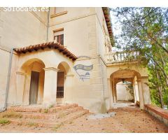 BONITA CASA SEÑORIAL EMBLEMÁTICA EN AGRES (ALICANTE)