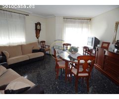 GRAN PISO EN ALBAIDA, CON DOS PATIOS Y GARAJE.