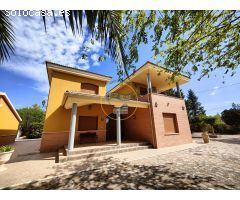 OPORTUNIDAD LUJOSO CHALET EN BANYERES DE MARIOLA (ALICANTE)