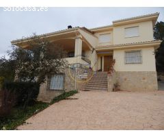 CHALET CON PISCINA Y VISTAS PRIVILEGIADAS.