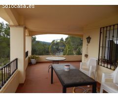 CHALET CON PISCINA Y VISTAS PRIVILEGIADAS.