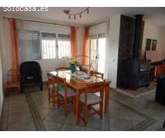 CHALET CON PISCINA Y VISTAS PRIVILEGIADAS.