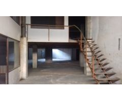 LOCAL COMERCIAL DE 430 M2 EN PONTEPEDRIÑA