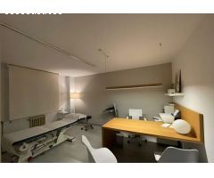 PISO EN VENTA A ESCASOS METROS DE LA PLAZA ROJA DE 4 HABITACIONES Y 169 METROS