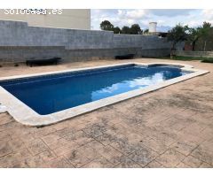CASA EN VENTA EN 1 PLANTA CON PISCINA