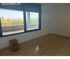 PISO EN VENTA EN LA BEGUDA ALTA CON GRAN TERRAZA y PLAZA PARKING