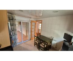 PRECIOSA CASA SEMI-ADOSADA EN VENTA EN ZONA DEPORTIVA