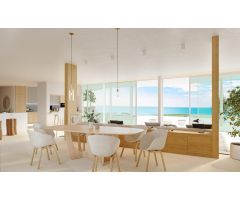 VILLA DE LUJO EN DOS PLANTAS, CON 5 DORMITORIOS Y VISTAS PANORÁMICAS DE LA BAHÍA DE FUENGIROLA.