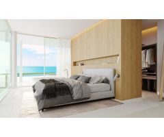 VILLA DE LUJO EN DOS PLANTAS, CON 5 DORMITORIOS Y VISTAS PANORÁMICAS DE LA BAHÍA DE FUENGIROLA.