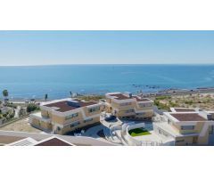 FANTÁSTICA CASA TERMINADA, A POCA DISTANCIA DE LA PLAYA Y CON ESPECTACULARES VISTAS AL MAR !!!.