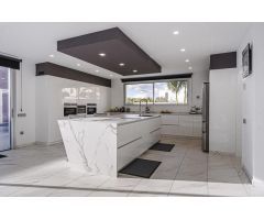 Villa de Lujo en Venta en Playa Paraiso, Santa Cruz de Tenerife