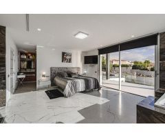 Villa de Lujo en Venta en Playa Paraiso, Santa Cruz de Tenerife