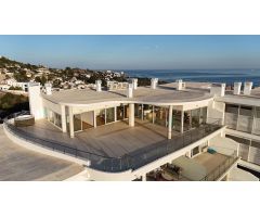LLAVE EN MANO. ÁTICO MARIPOSA CON ENORME TERRAZA, ORIENTACIÓN SUROESTE Y VISTAS PANORÁMICAS AL MAR