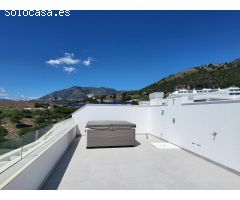 TERMINADO Y TOTALMENTE AMUEBLADO ESTE IMPRESIONANTE ÁTICO CON 80M2 DE TERRAZA, ORIENTADA AL SUROESTE