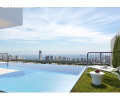 VILLA ALPHA, con vista a la Bahia de Benidorm con parcela de 750 metros.-