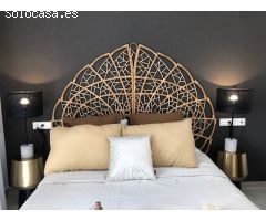 BUNGALOW CON PISCINA Y 140 METROS DE TERRAZA,,