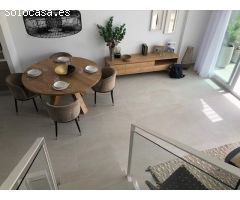 BUNGALOW CON PISCINA Y 140 METROS DE TERRAZA,,