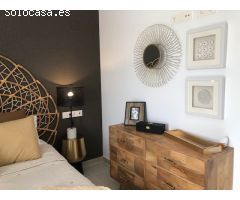 BUNGALOW CON PISCINA Y 140 METROS DE TERRAZA,,