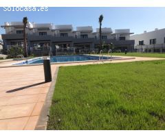 BUNGALOW CON 140 METROS DE TERRAZA Y PISCINA