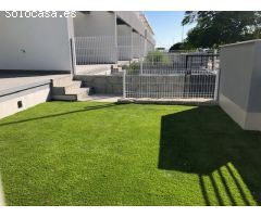 BUNGALOW CON 140 METROS DE TERRAZA Y PISCINA